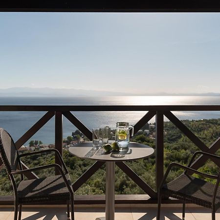 Karavia Lux Inn Áfiszosz Kültér fotó