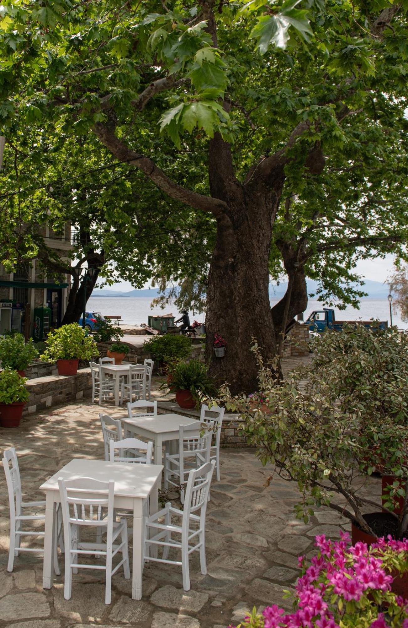 Karavia Lux Inn Áfiszosz Kültér fotó
