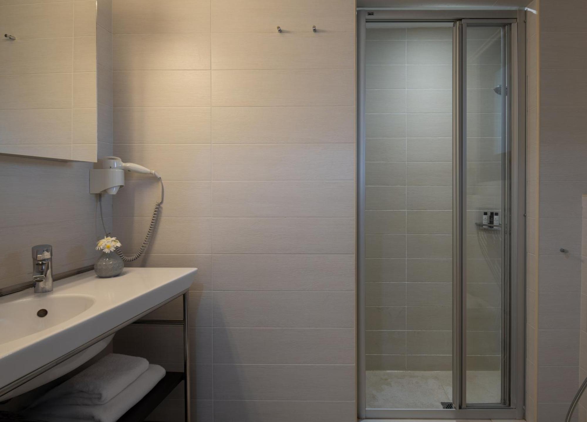 Karavia Lux Inn Áfiszosz Kültér fotó