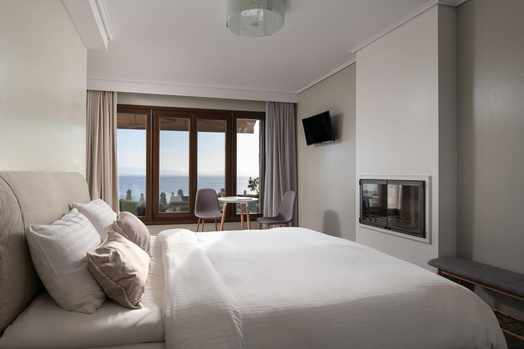 Karavia Lux Inn Áfiszosz Kültér fotó